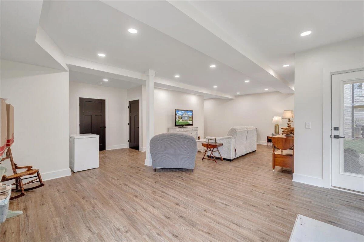 111 Retreat LN - Photo 58