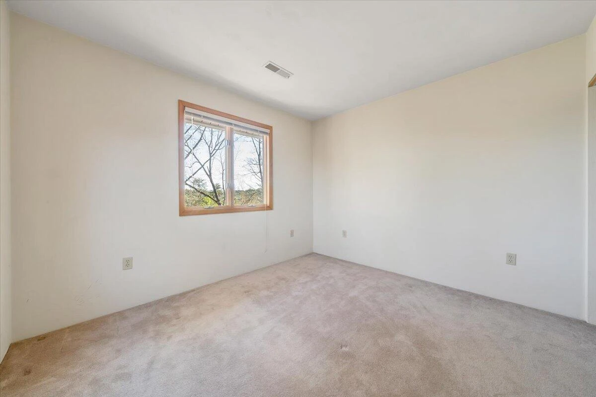 11 Ferns LN - Photo 36