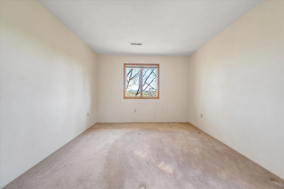 11 Ferns LN - Photo 40