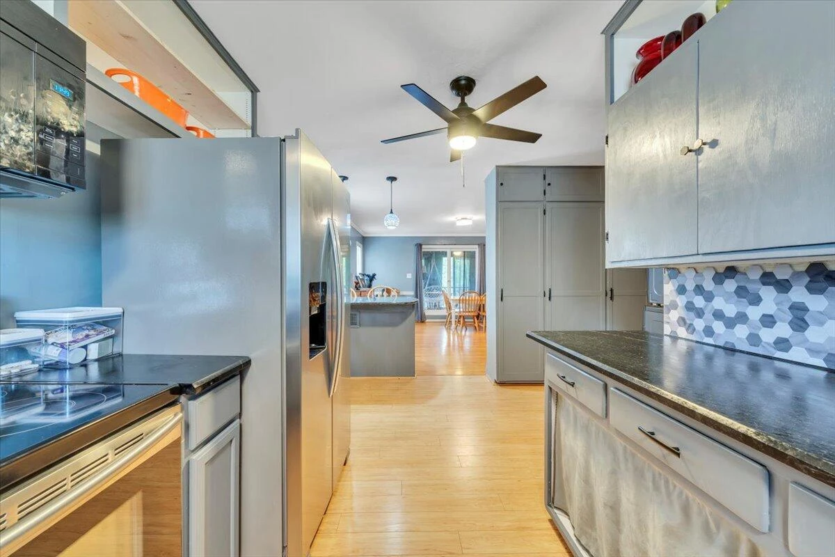 215 Chestnut ST - Photo 13