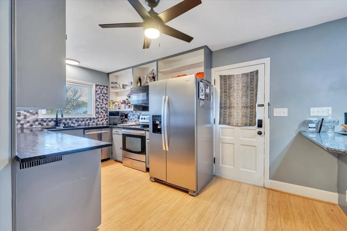 215 Chestnut ST - Photo 14