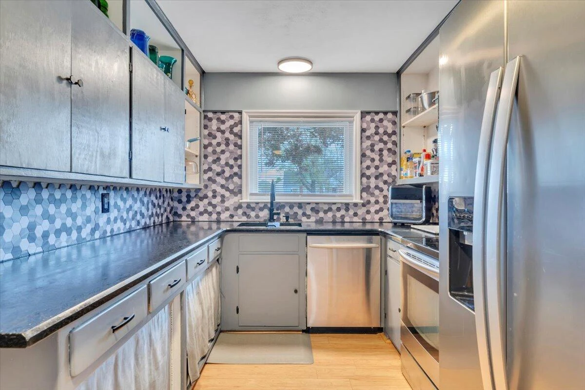 215 Chestnut ST - Photo 15