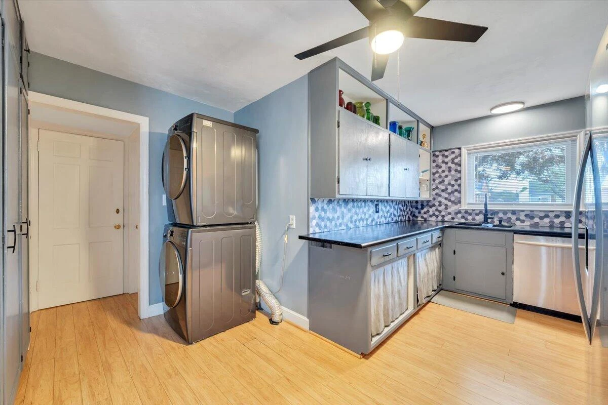 215 Chestnut ST - Photo 16