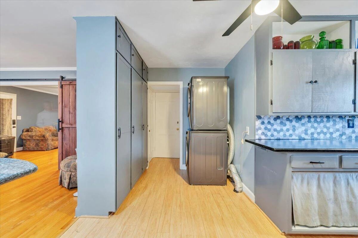 215 Chestnut ST - Photo 17