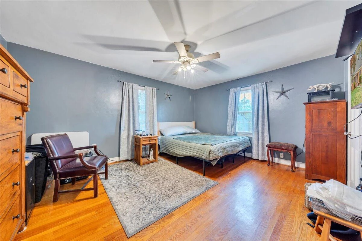 215 Chestnut ST - Photo 22