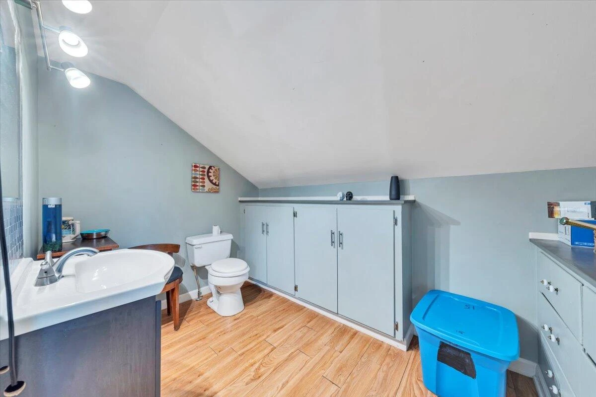 215 Chestnut ST - Photo 32