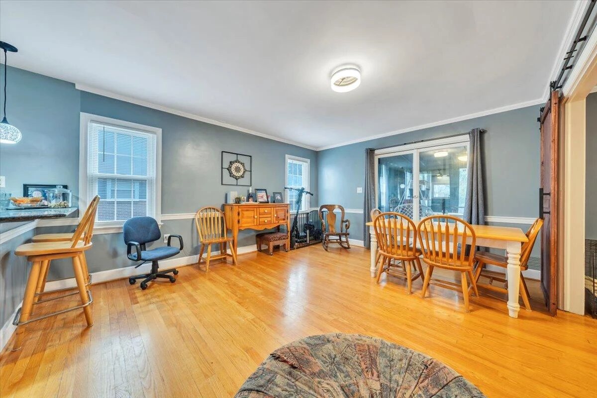 215 Chestnut ST - Photo 9