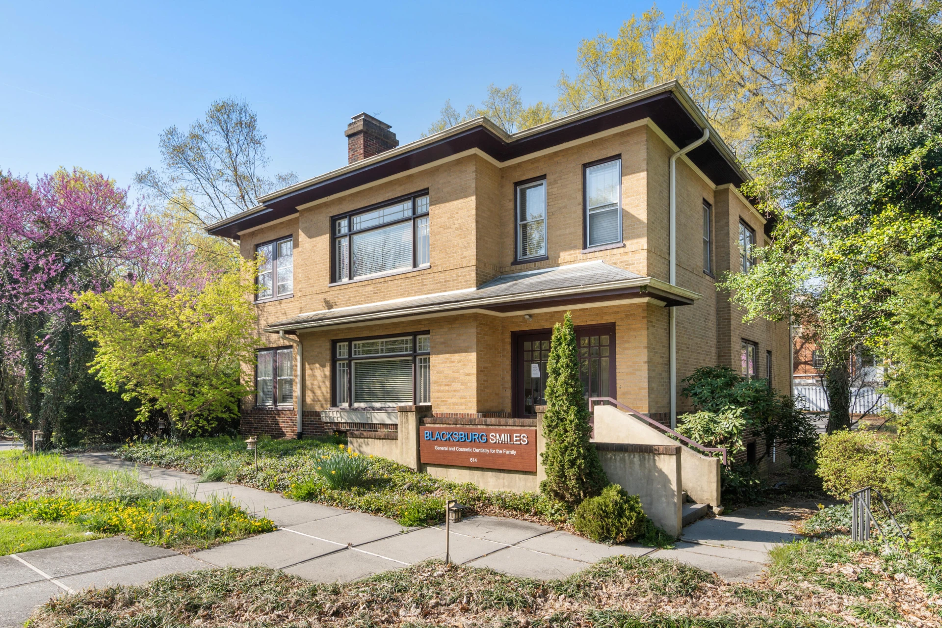 614 South Main ST