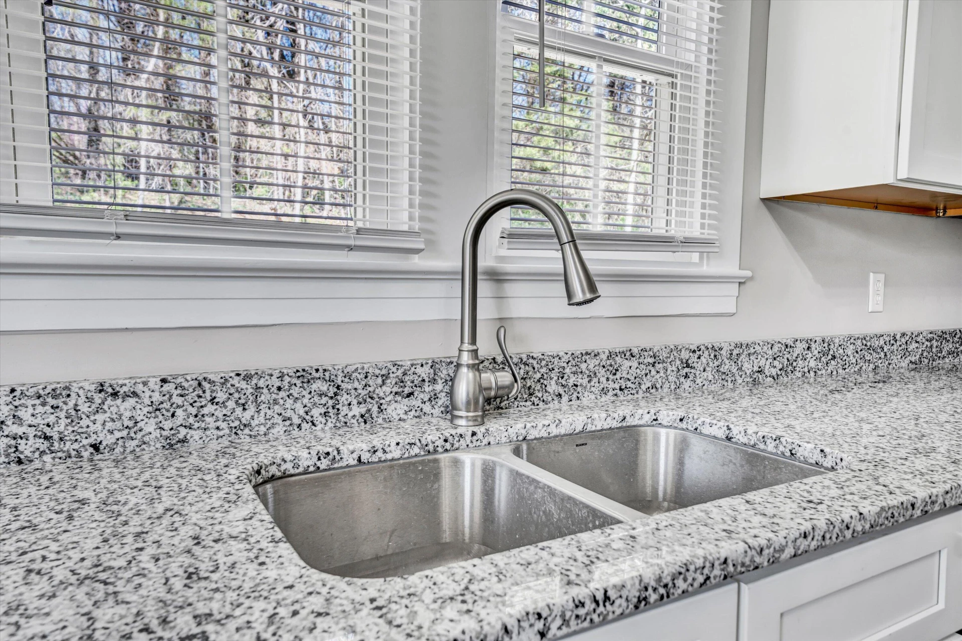 319 Trinity RD - Photo 15