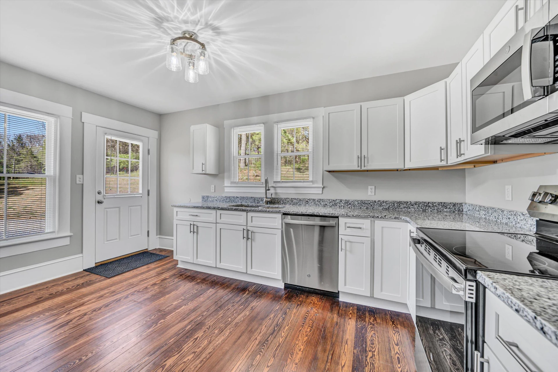319 Trinity RD - Photo 18