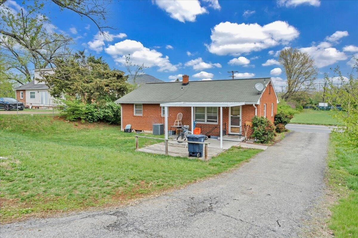 3724 Plantation RD NE - Photo 14