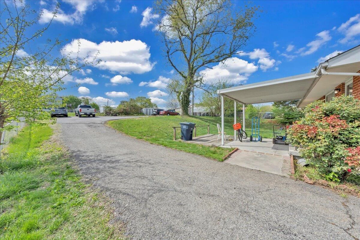 3724 Plantation RD NE - Photo 16