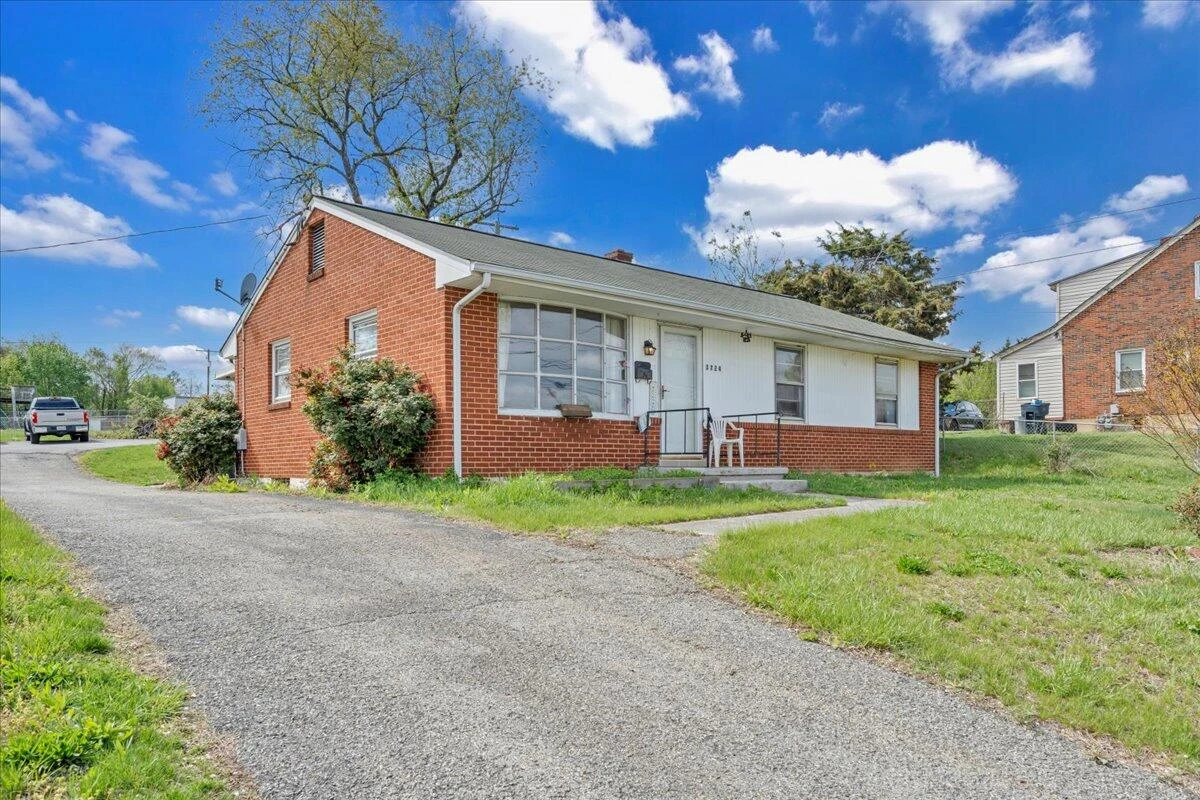 3724 Plantation RD NE - Photo 17