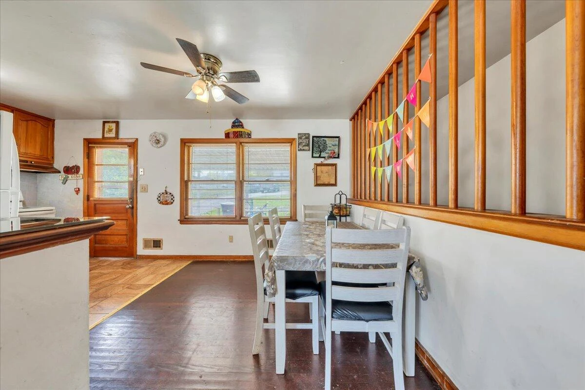3724 Plantation RD NE - Photo 4