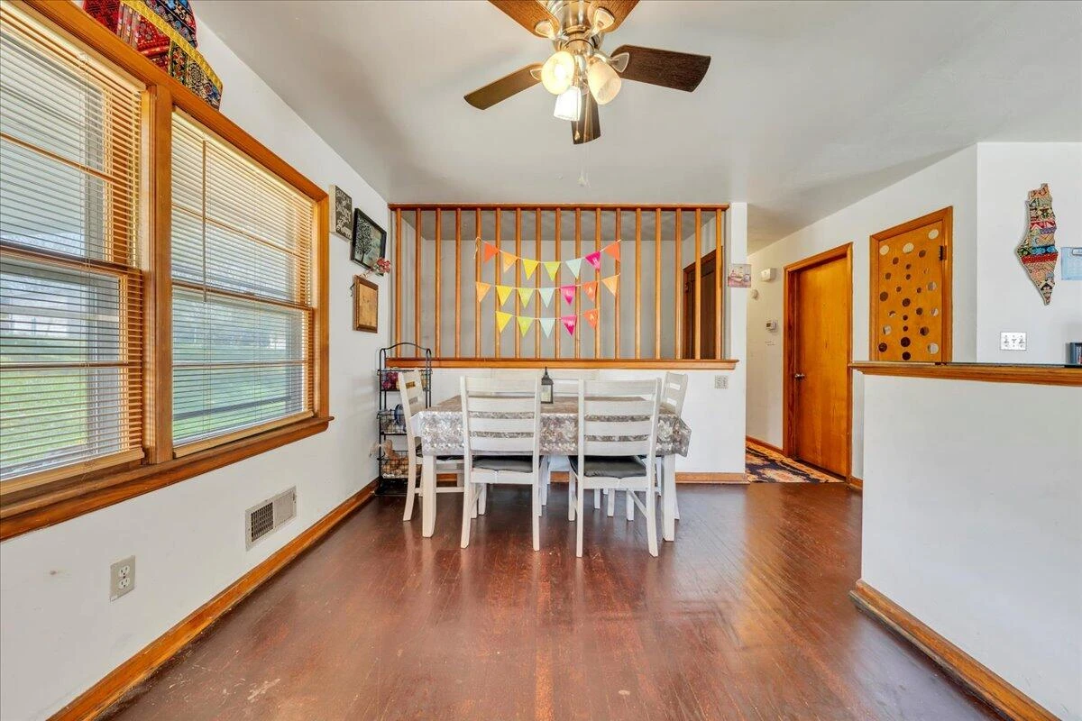 3724 Plantation RD NE - Photo 5