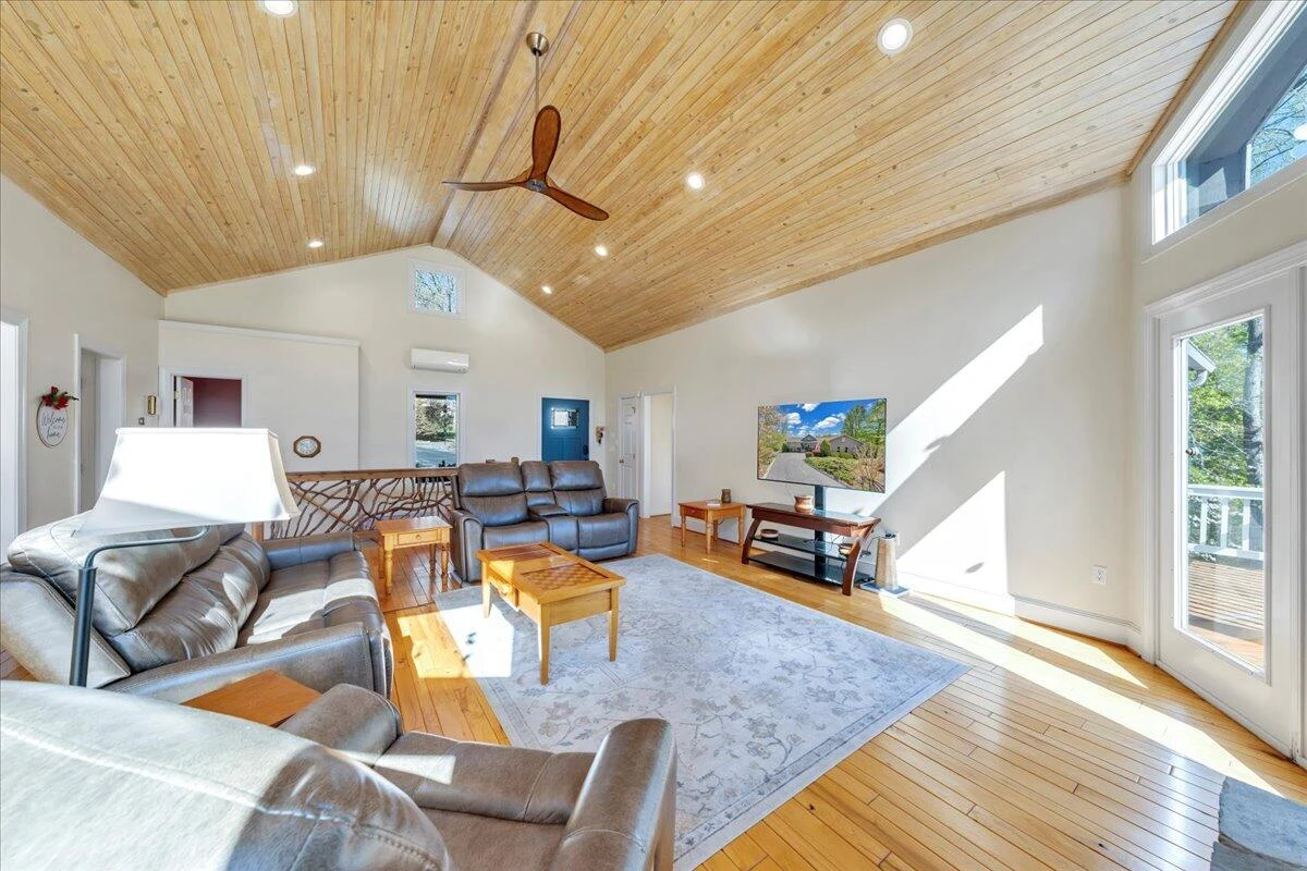 270 Forest Edge RD - Photo 11