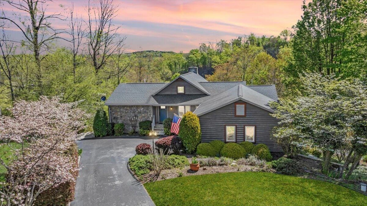270 Forest Edge RD - Photo 2