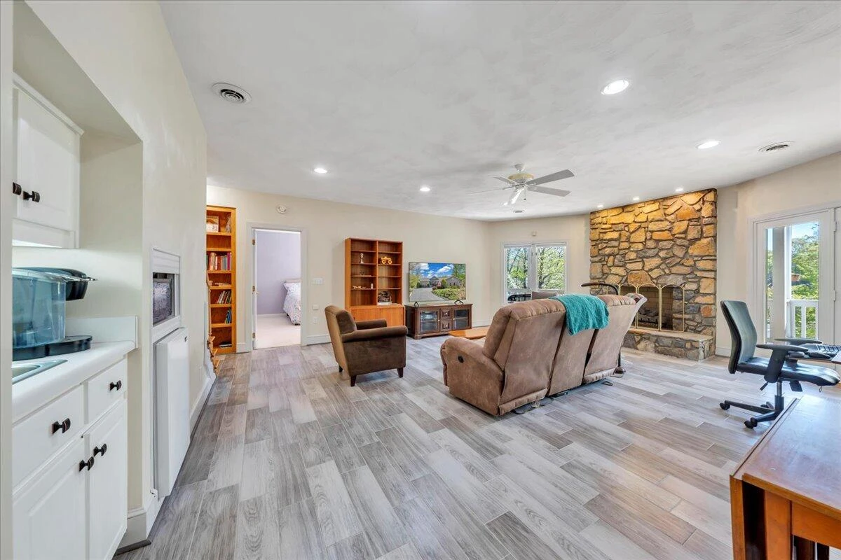 270 Forest Edge RD - Photo 36