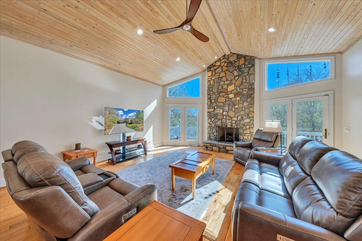 270 Forest Edge RD - Photo 6