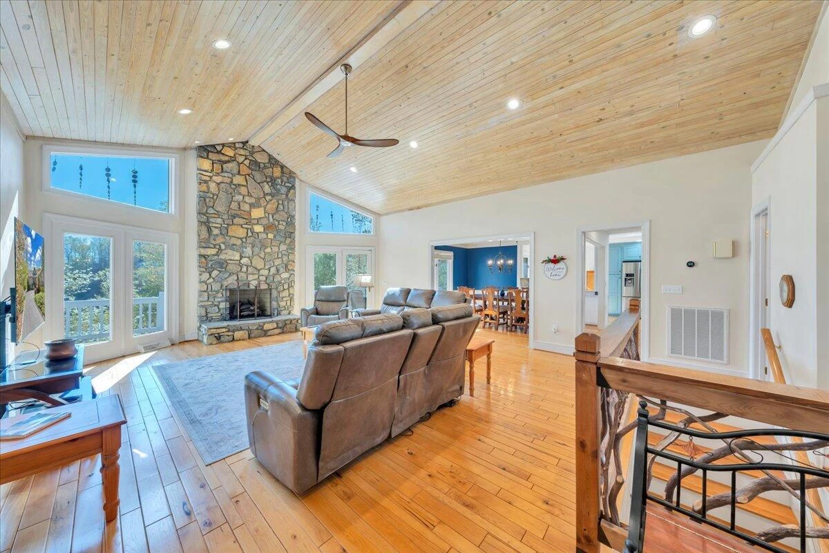 270 Forest Edge RD - Photo 9