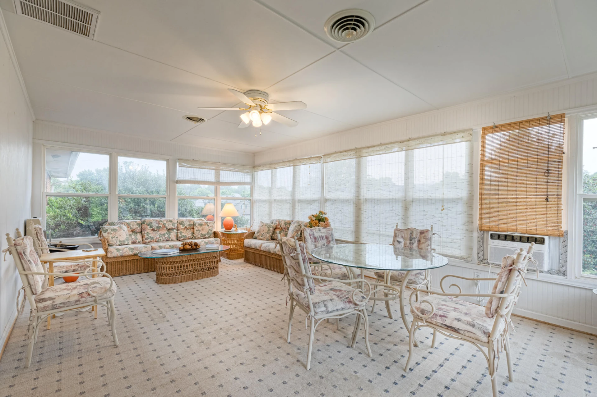 1615 Deyerle RD SW - Photo 16