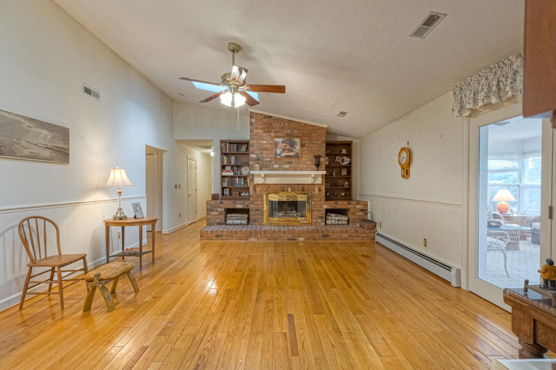 1615 Deyerle RD SW - Photo 4