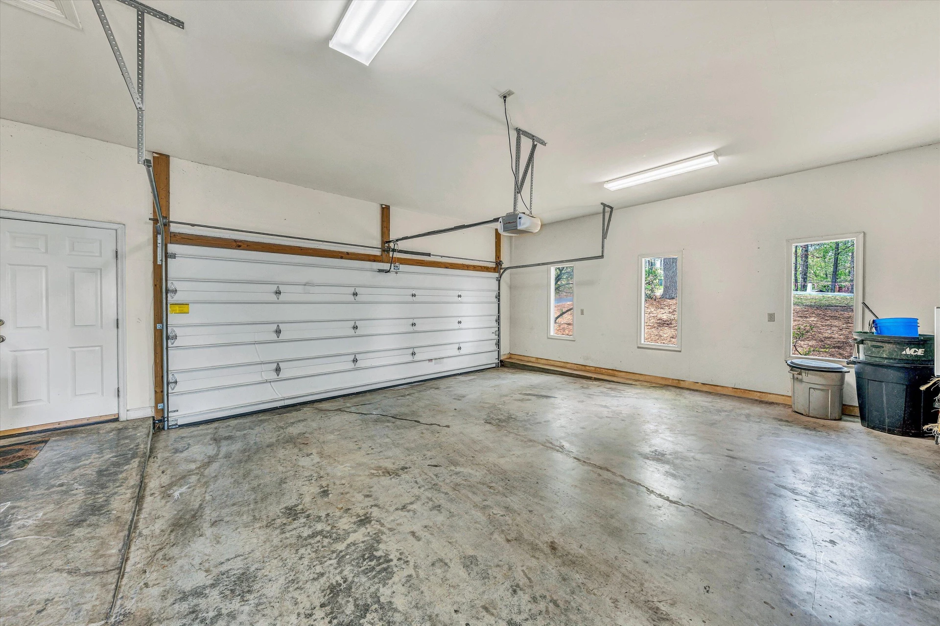620 Winding Waters DR - Photo 37