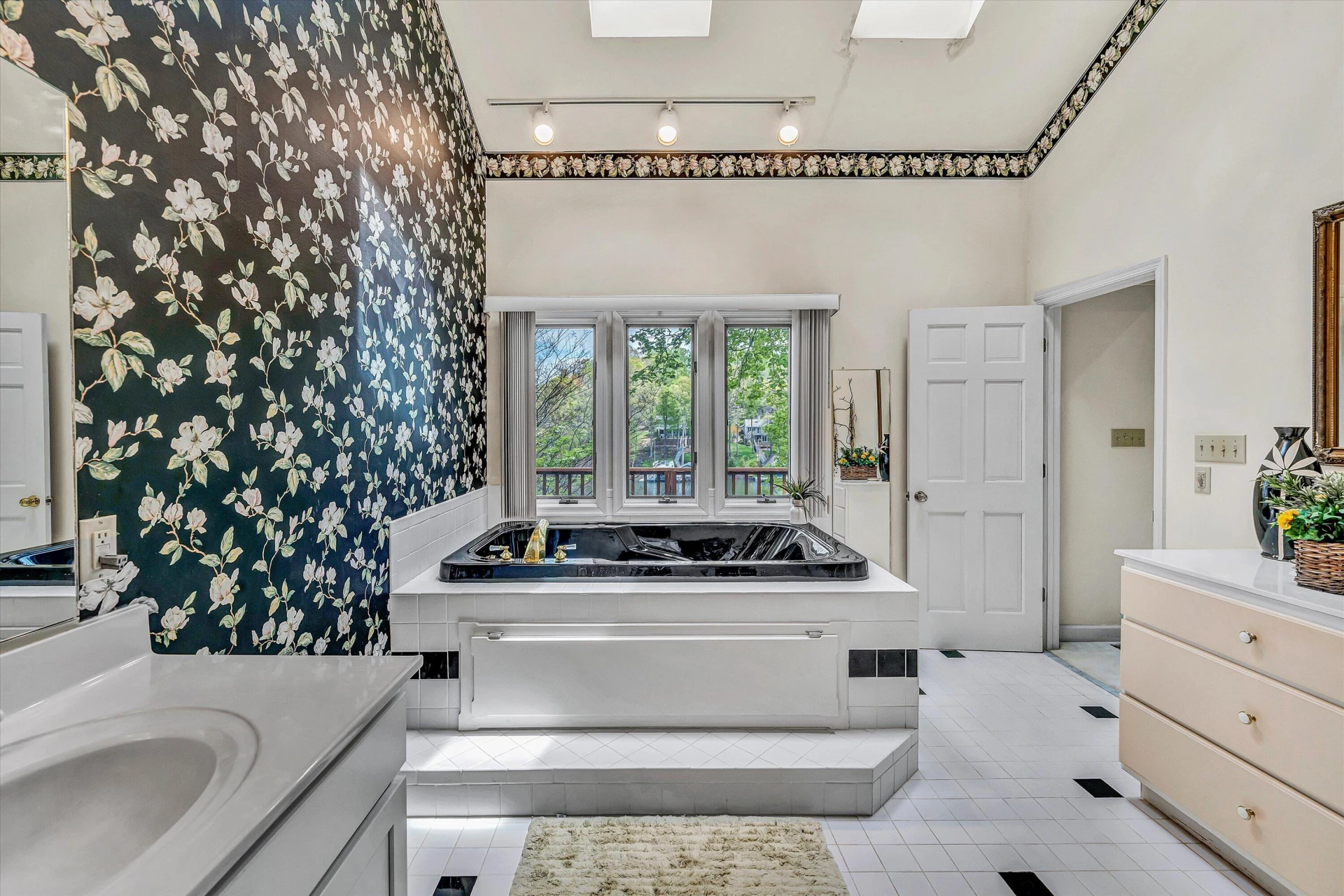 620 Winding Waters DR - Photo 46