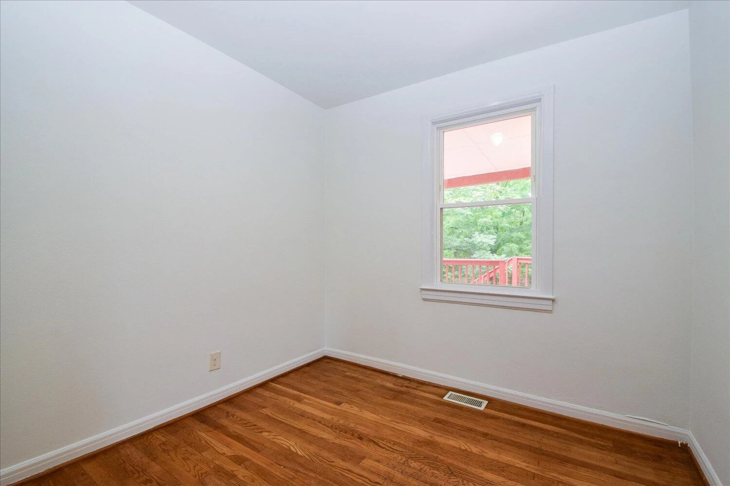 549 36th ST NW - Photo 3