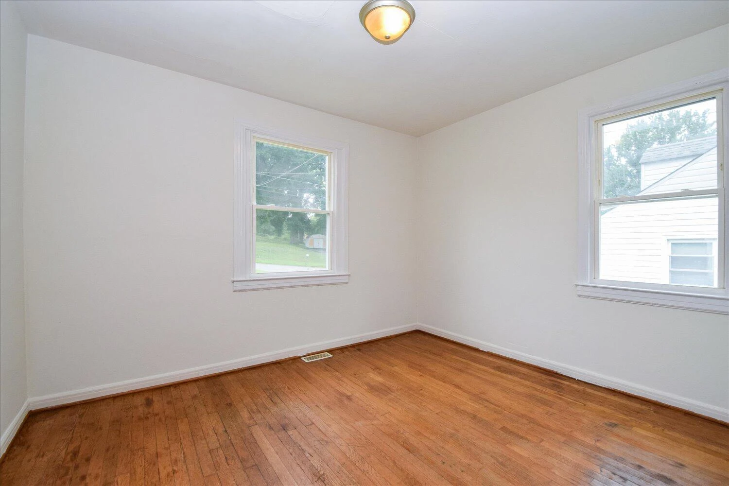 549 36th ST NW - Photo 8