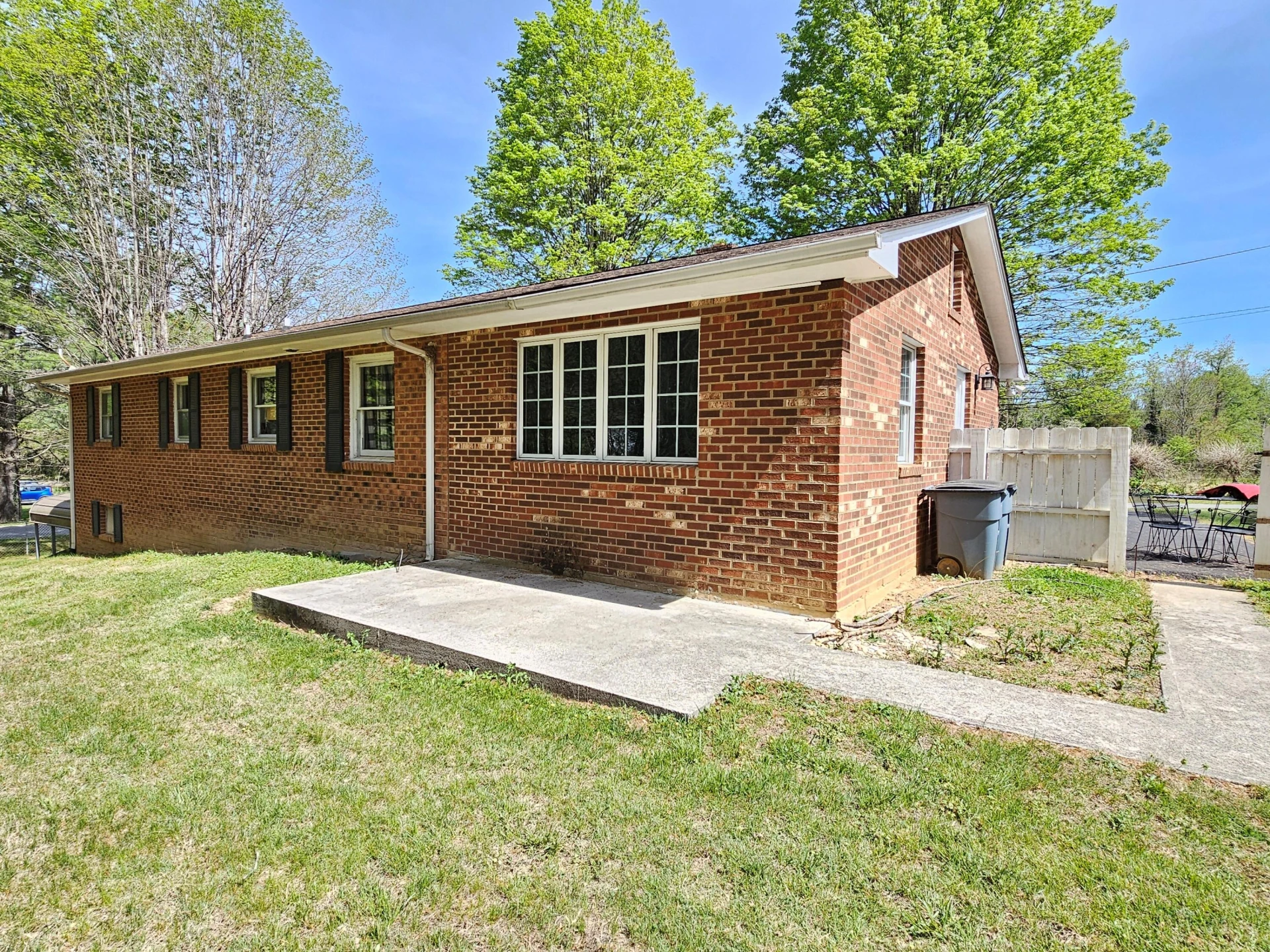 175 Maple AVE - Photo 27