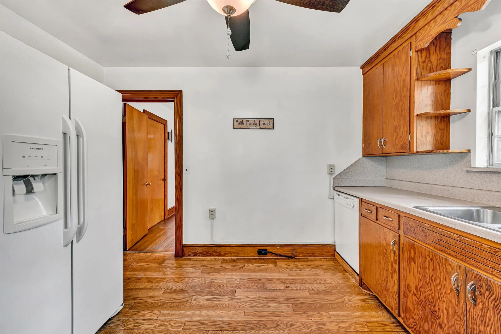 638 Dalewood AVE - Photo 13