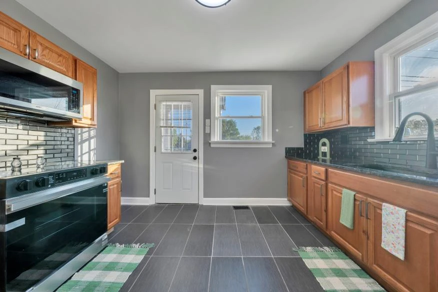 1502 Fresno ST NW - Photo 15