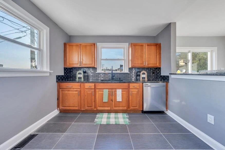 1502 Fresno ST NW - Photo 17