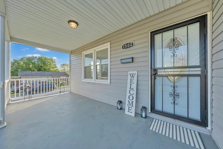 1502 Fresno ST NW - Photo 4