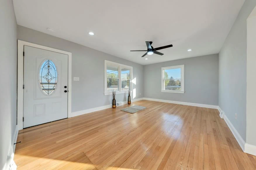 1502 Fresno ST NW - Photo 5