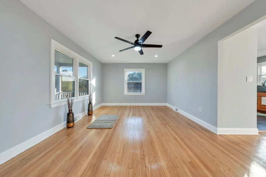 1502 Fresno ST NW - Photo 6