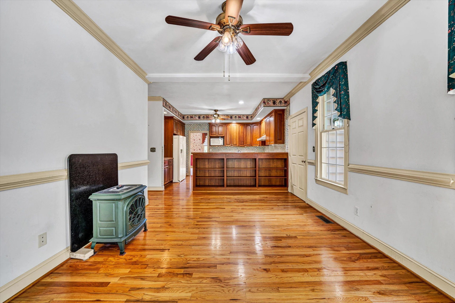 1301 Belle Aire LN - Photo 18