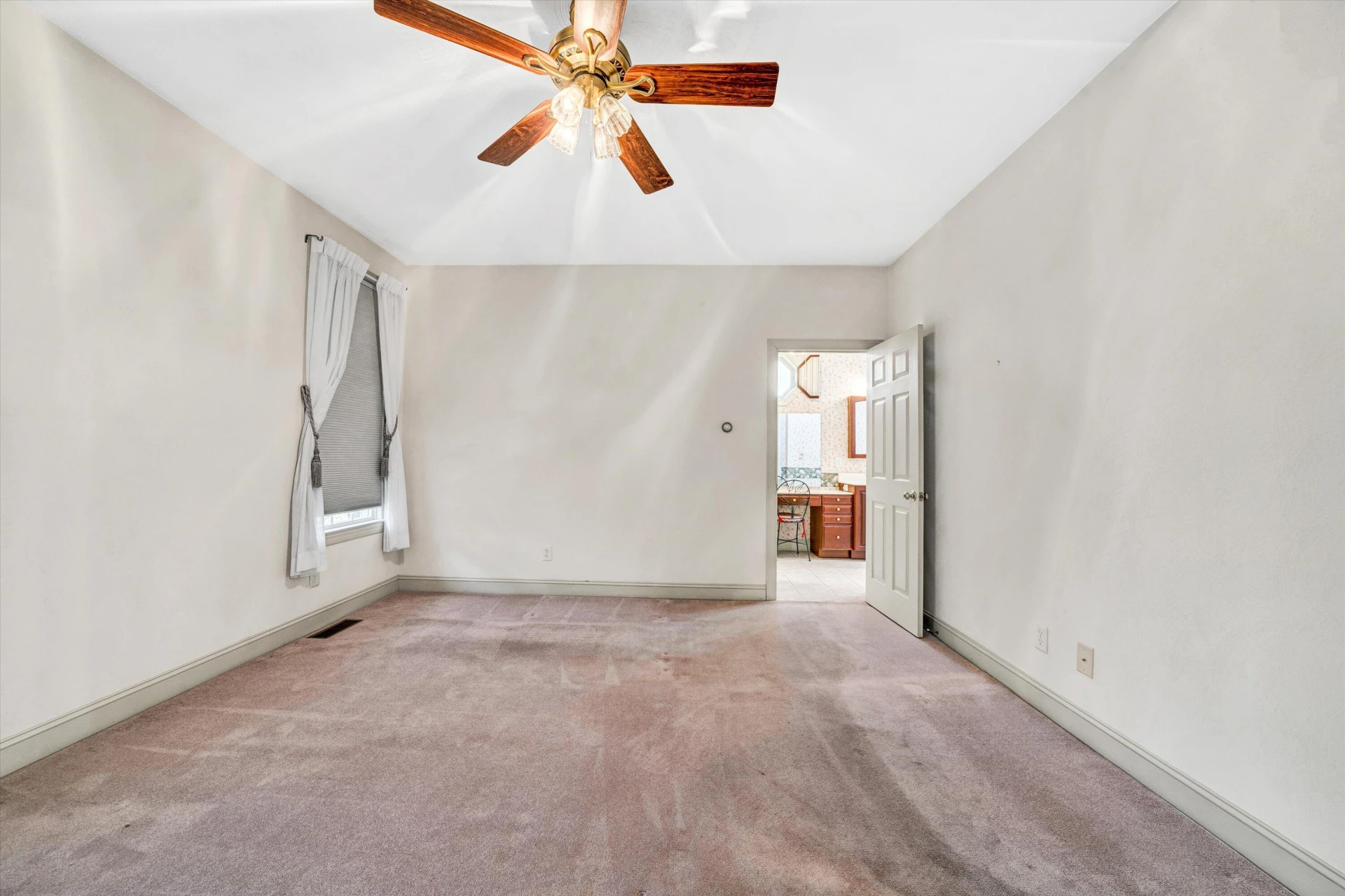 1301 Belle Aire LN - Photo 26