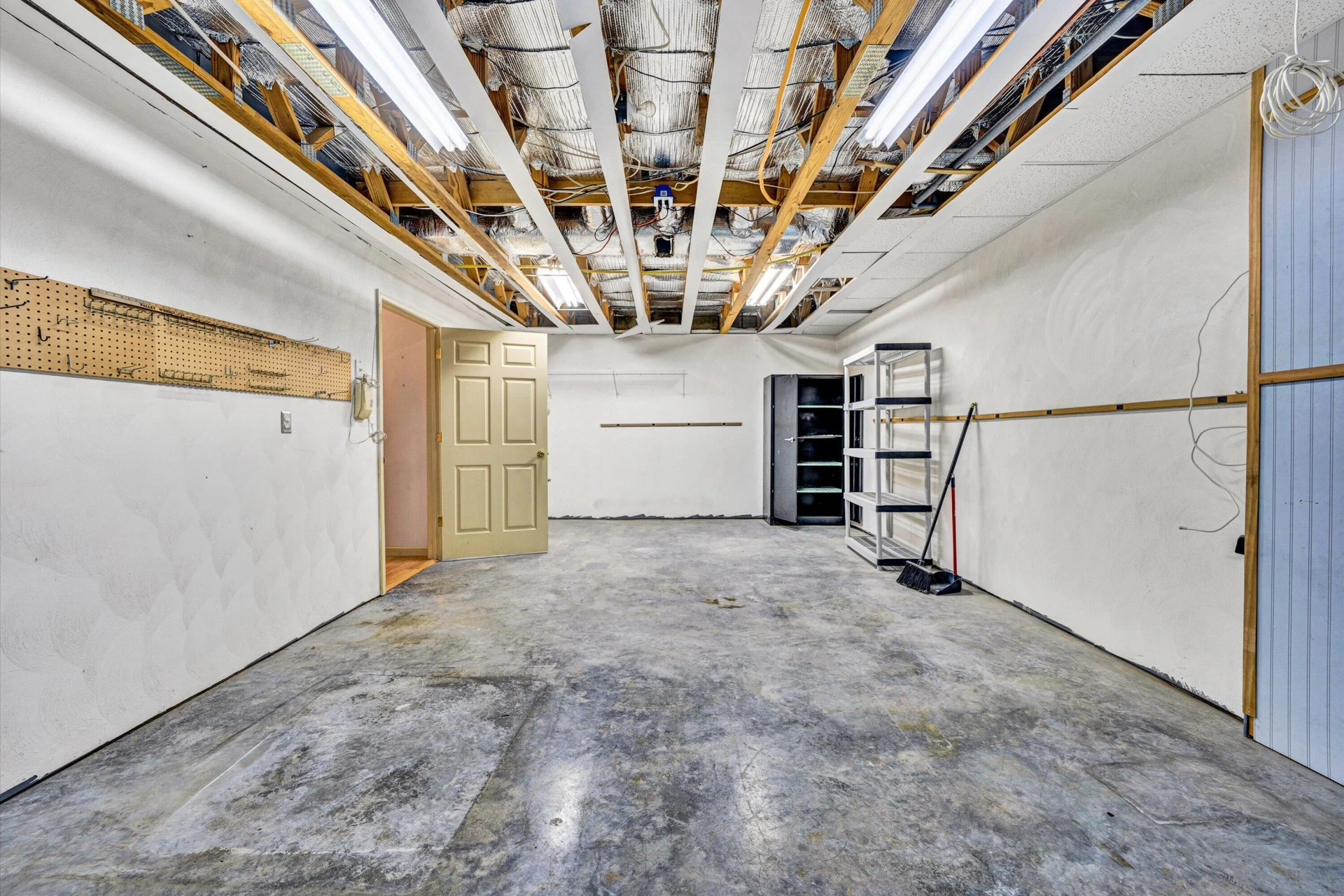 1301 Belle Aire LN - Photo 44