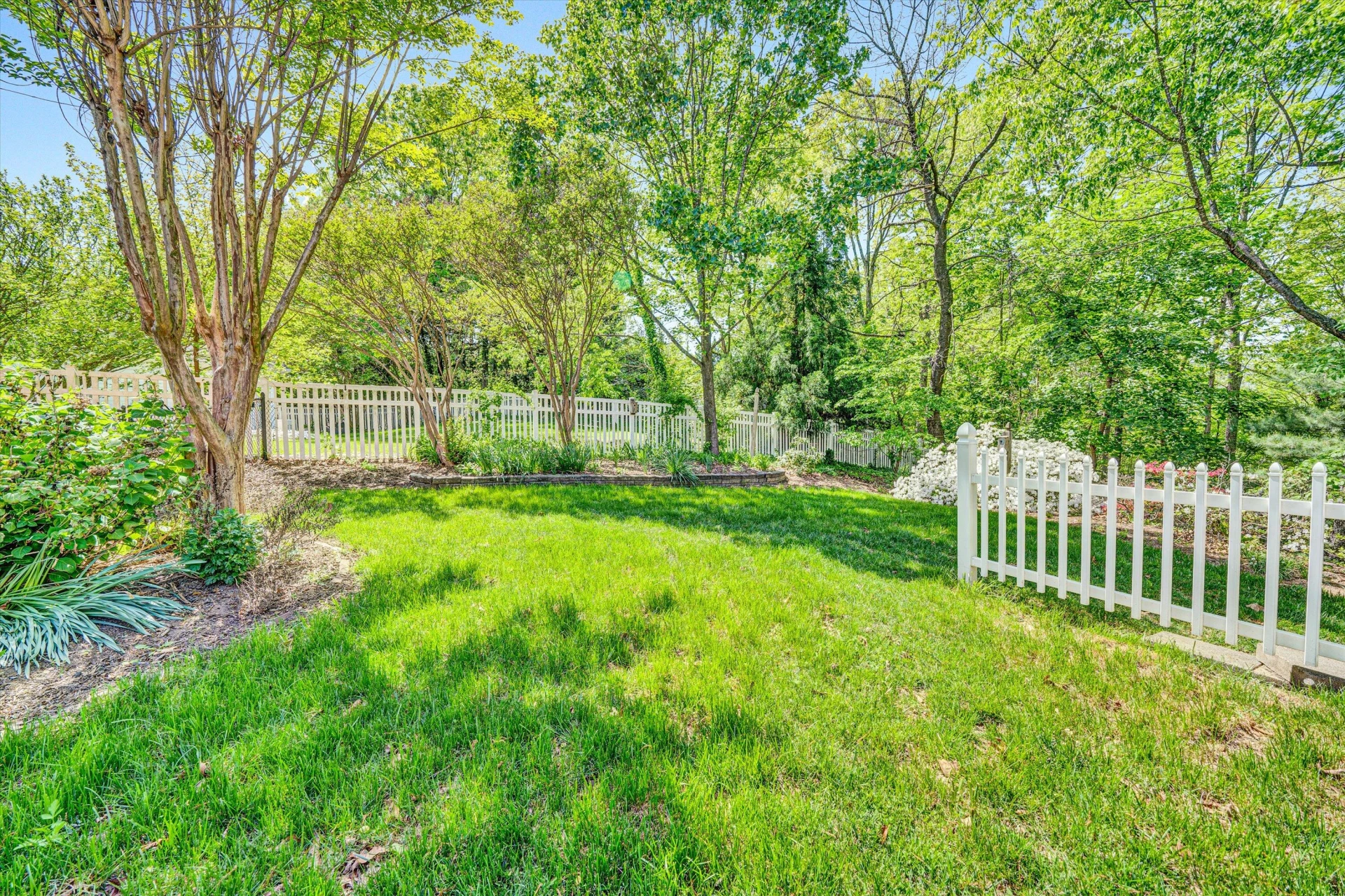 1301 Belle Aire LN - Photo 46