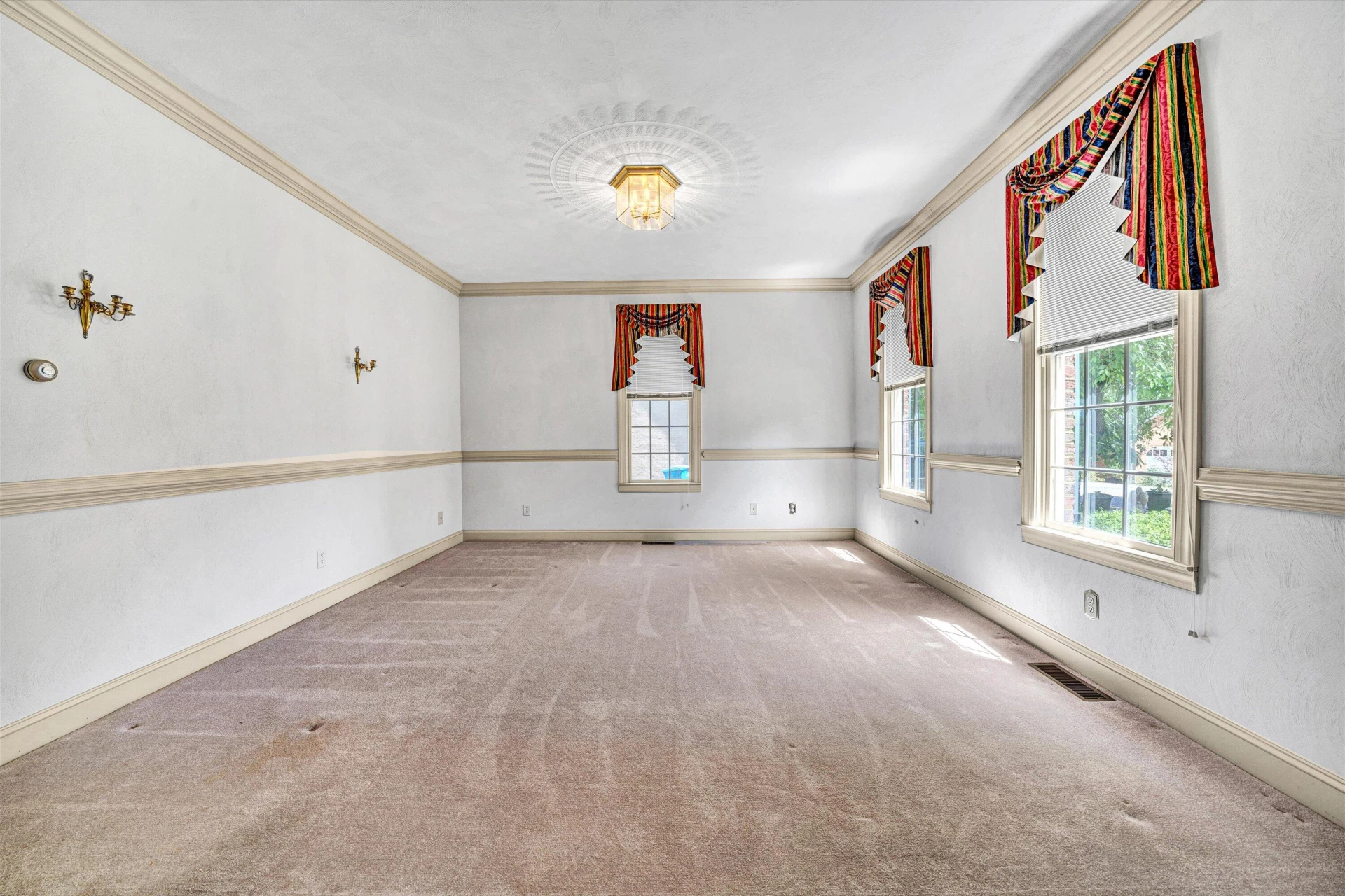 1301 Belle Aire LN - Photo 8
