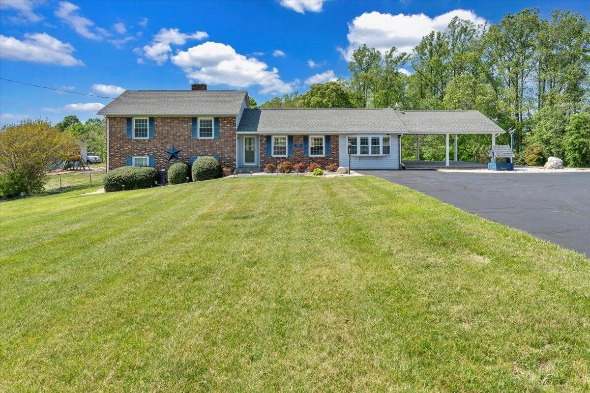 6399 Snow Creek RD