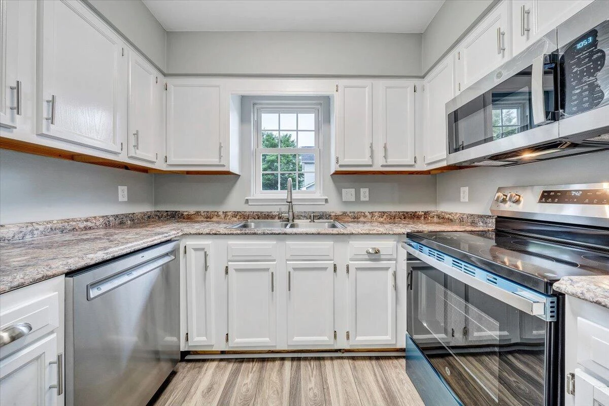 716 12th ST NW - Photo 11