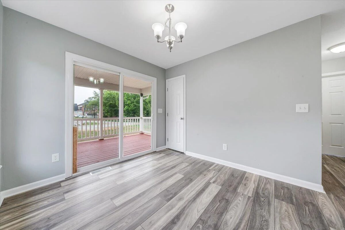 716 12th ST NW - Photo 15