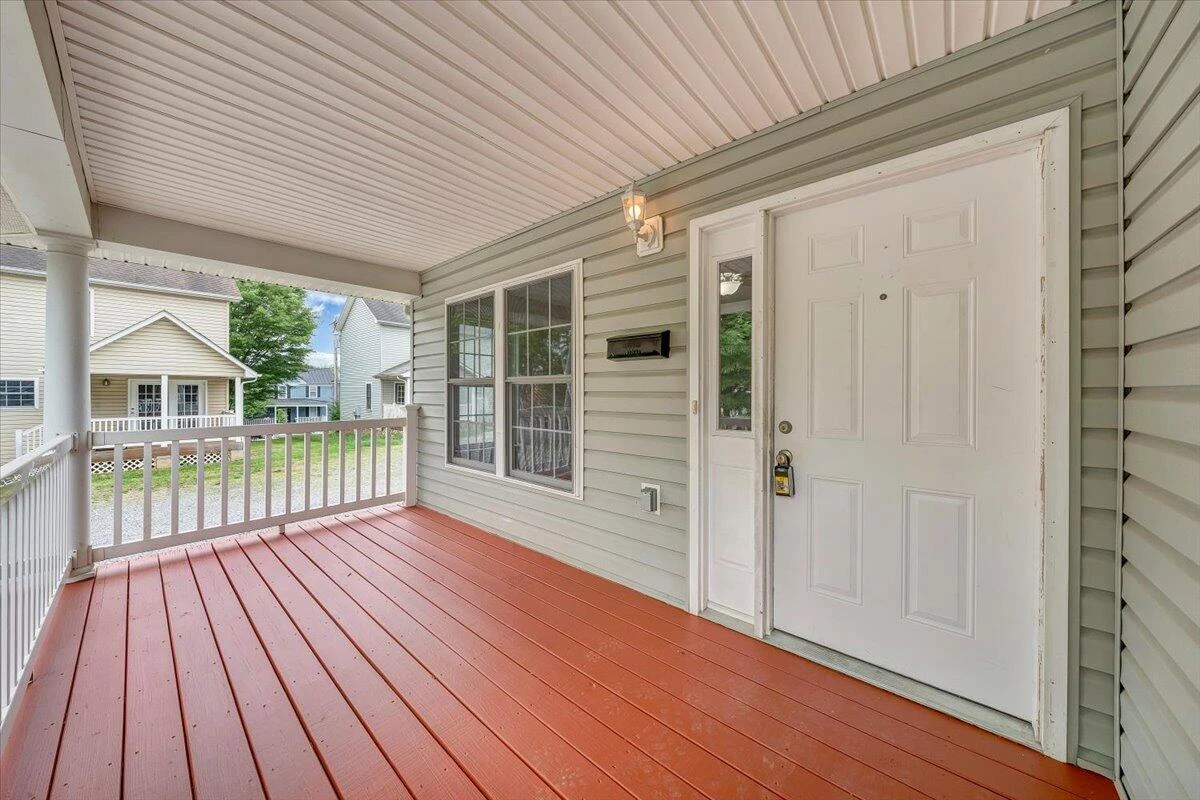 716 12th ST NW - Photo 4