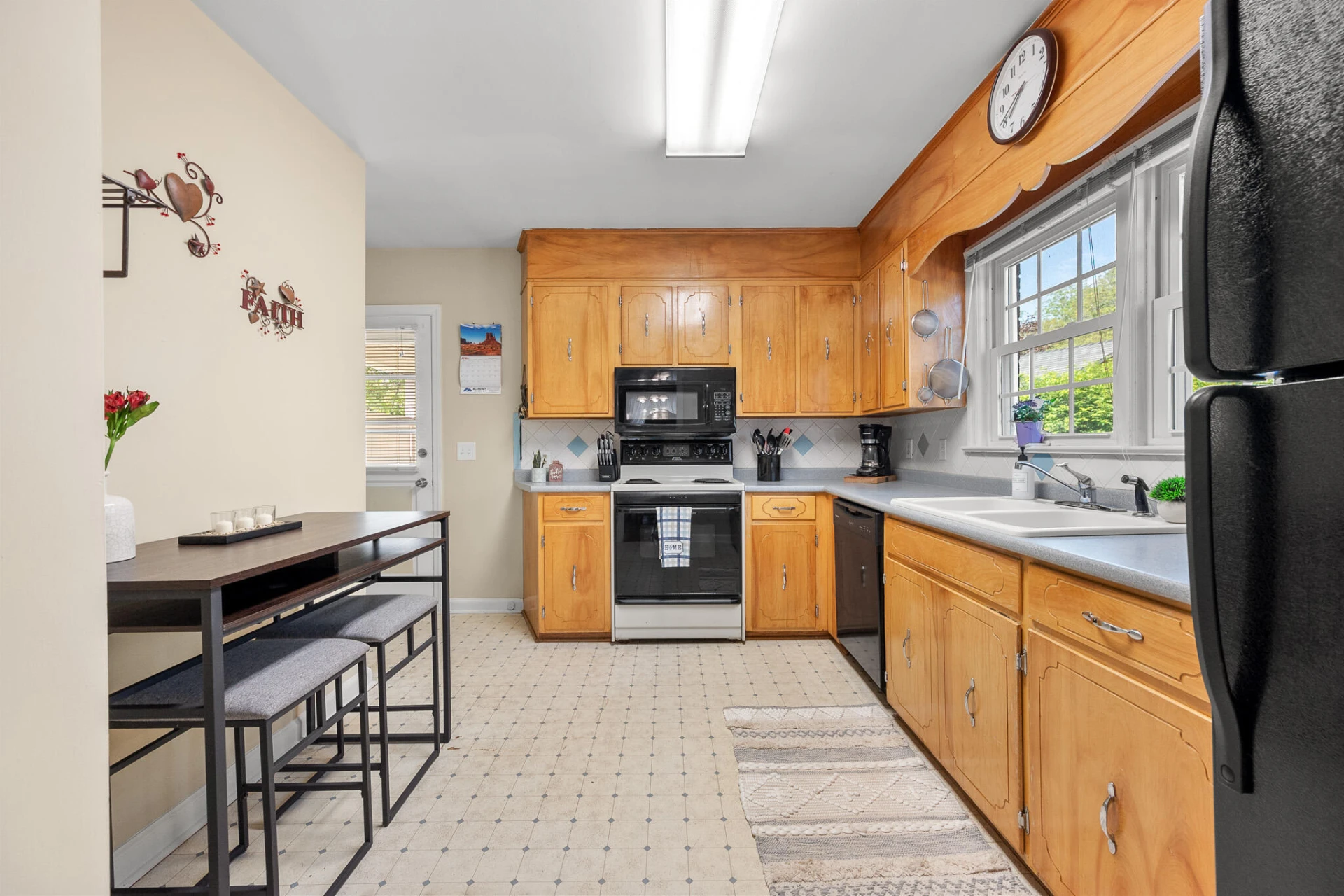 1235 Ashland CIR - Photo 13