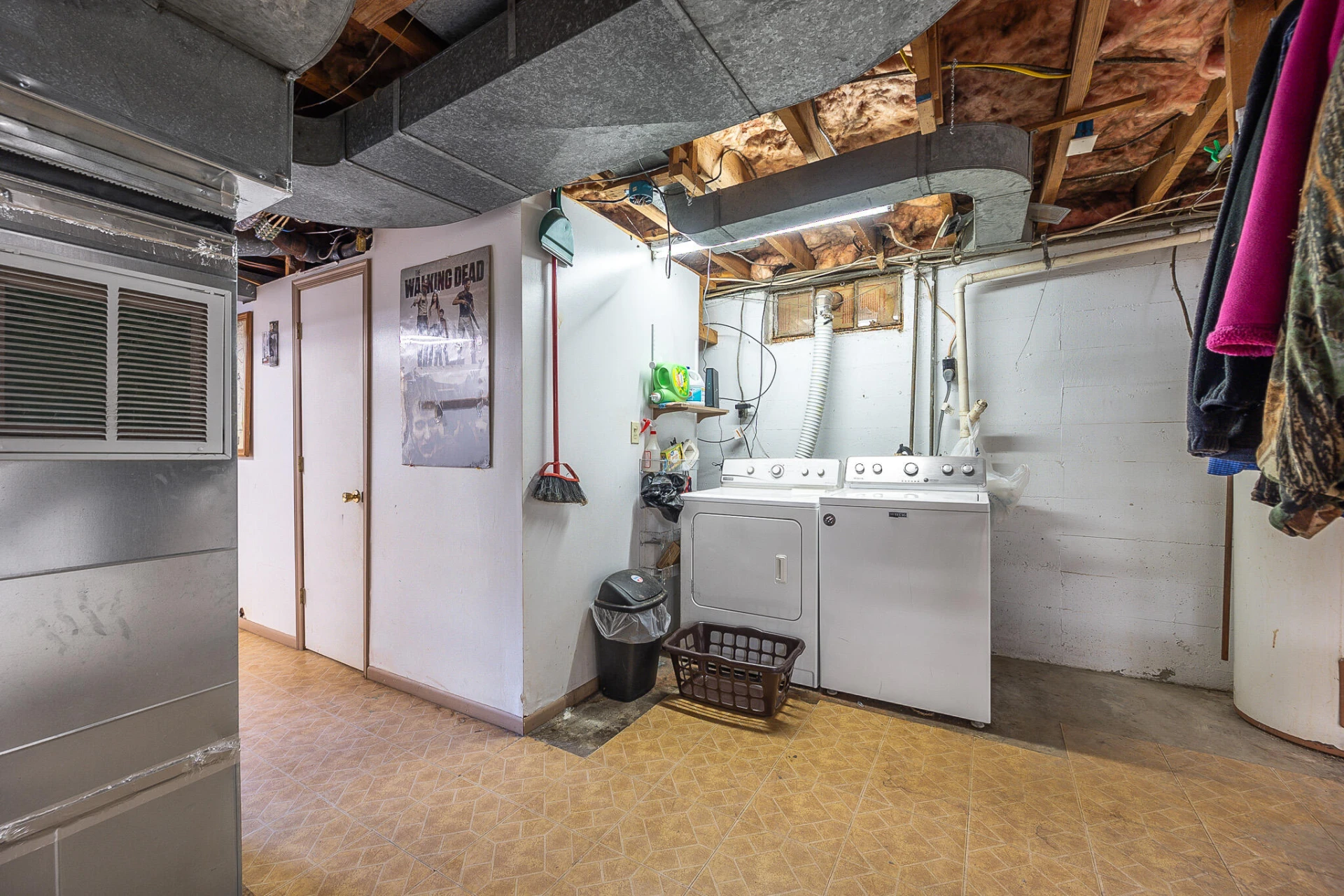 1235 Ashland CIR - Photo 28