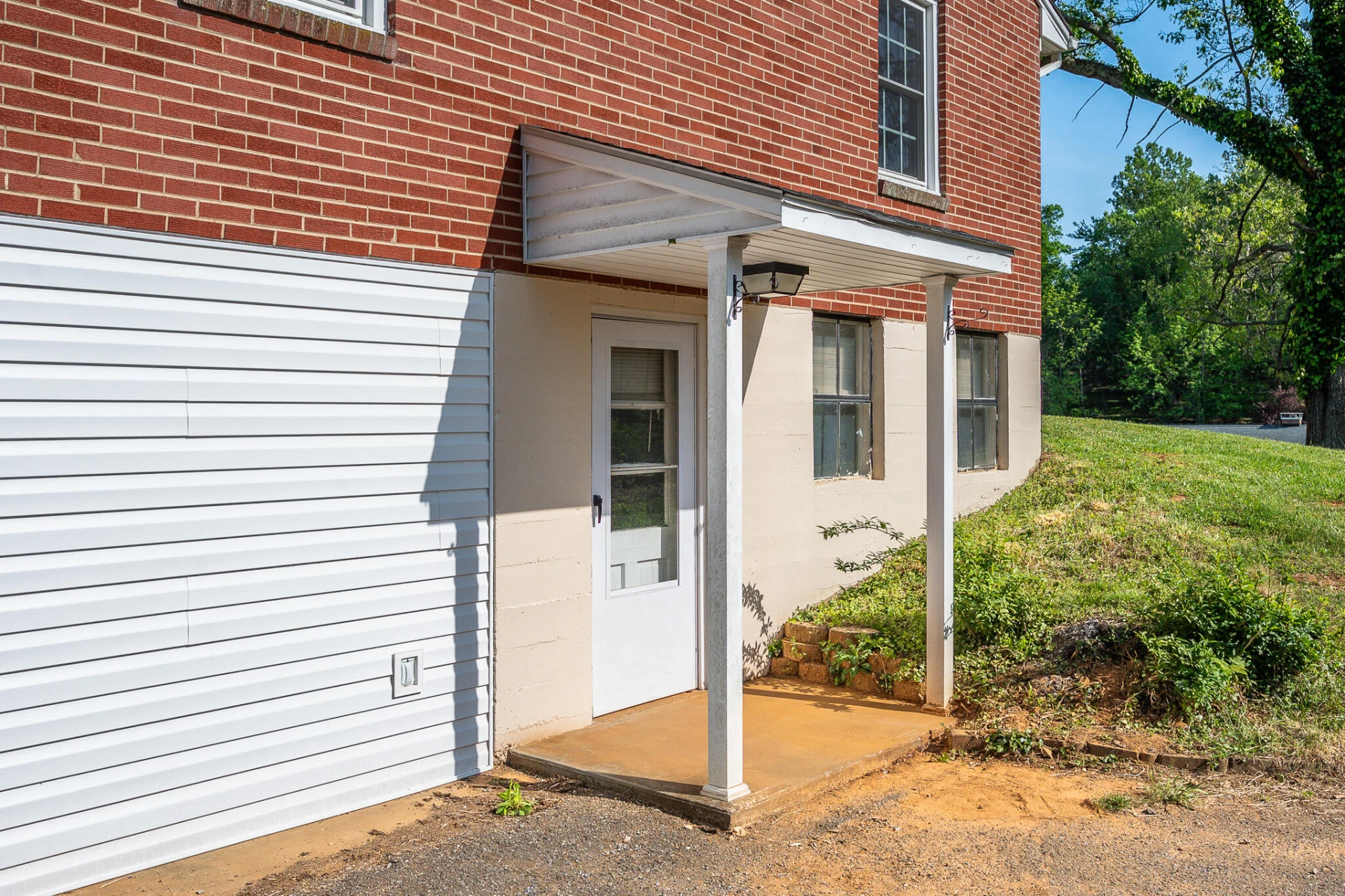 1235 Ashland CIR - Photo 44