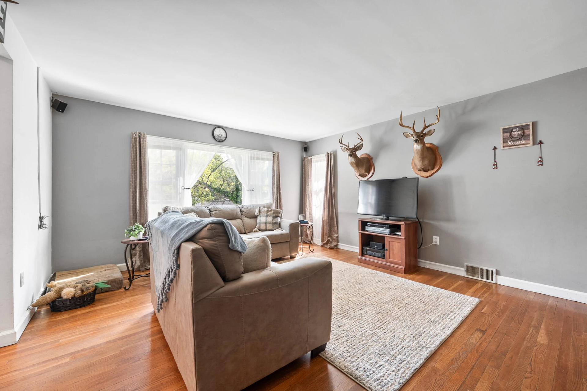 1235 Ashland CIR - Photo 6